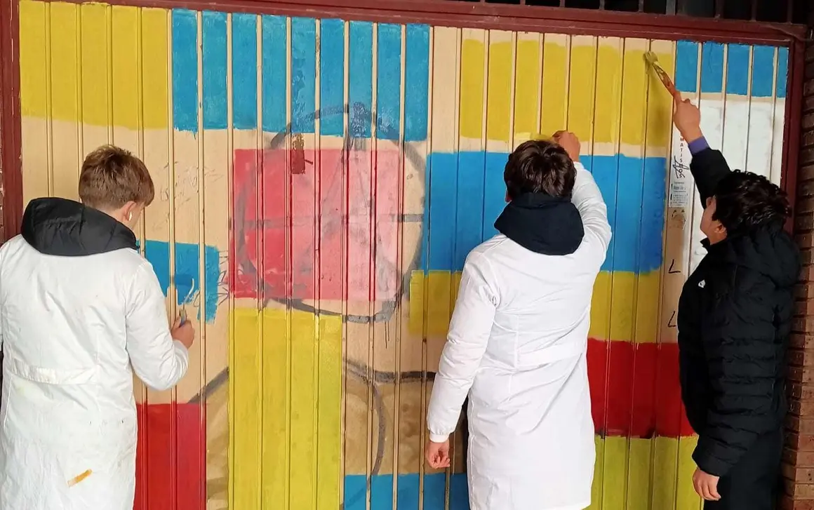 Mural 1Calle La Vecilla n7. Pint&aacute;ndolo