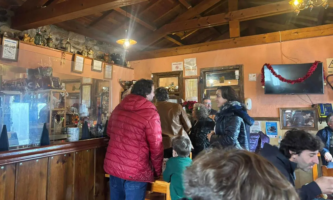 &Uacute;ltima comida en la Venta de Getino con Mirta y Carlos, un cl&aacute;sico de la hosteler&iacute;a provincial que ha cerrado sus puertas. Fotos de Javier Diez Reyero (1)