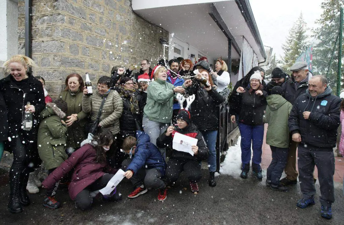 Alzheimer Villablino Loter&iacute;a Gordo (3)