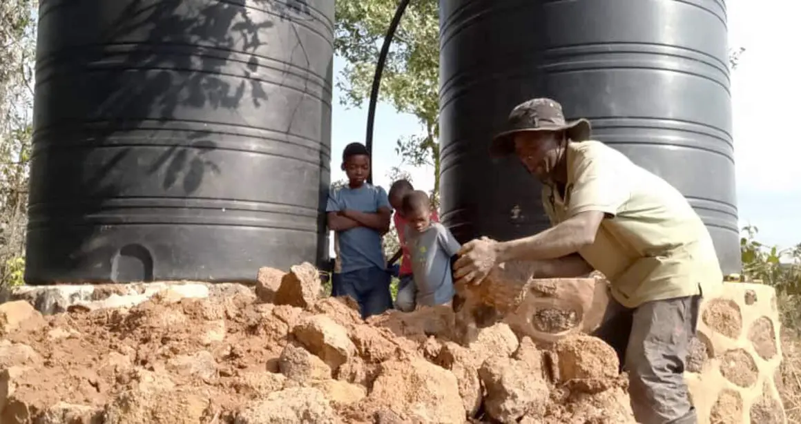 Proyecto de C&aacute;ritas subvencionado por la Junta de Castilla y Le&oacute;n para el abastecimiento de agua a una poblaci&oacute;n de 2.500 habitantes en Kikuyo (Congo)