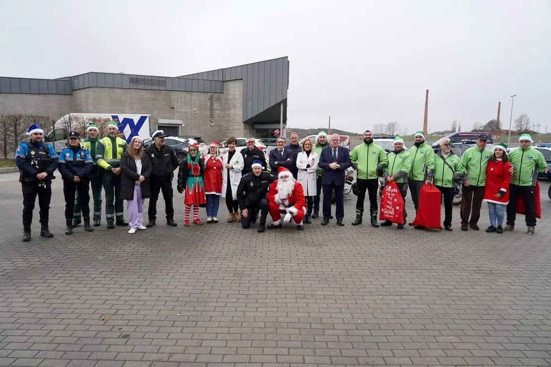 Visita de Pap&aacute; Noel al Hospital de Le&oacute;n organizada por la Delegaci&oacute;n de Participaci&oacute;n Ciudadana de la Polic&iacute;a Nacional y por la Asociaci&oacute;n Moteros Solidarios