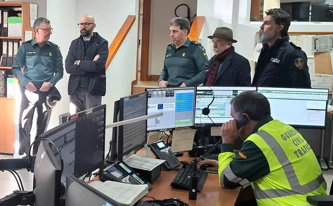 Policia visita institucional (1)