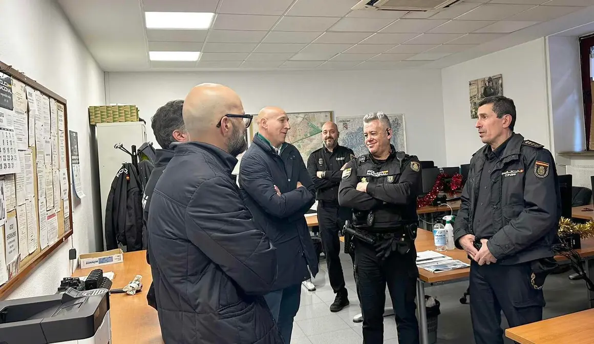 Policia visita institucional (4)