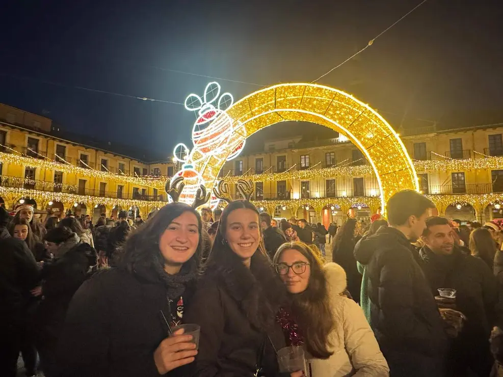 La Tardebuena ha dejado de ser una costumbre espont&aacute;nea para convertirse en una cita se&ntilde;alada en el calendario leon&eacute;s. Y menuda fiesta.