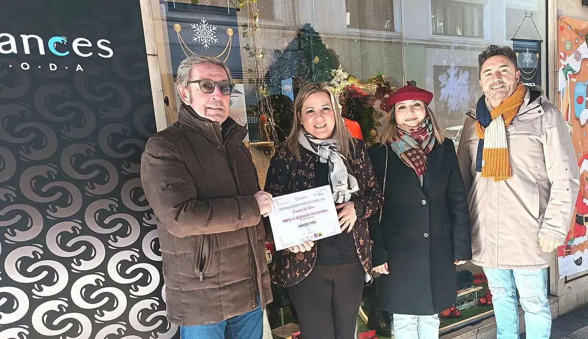 Premio Escaparate m&aacute;s navide&ntilde;o 2025 Suances Moda.