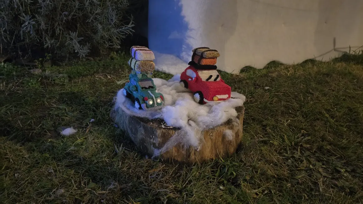 Villoria de &Oacute;rbigo se llena de Navidad con su &aacute;rbol de ganchillo, un espectacular bel&eacute;n, cientos de creaciones manuales y una decoraci&oacute;n &uacute;nica de la localidad. Fotos Carlos Calvo (16)