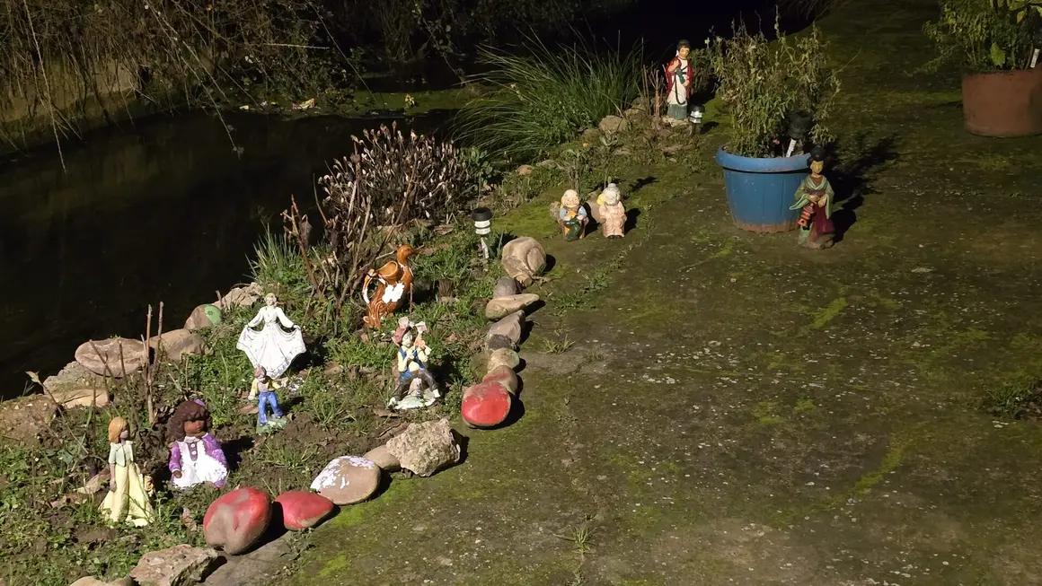 Villoria de &Oacute;rbigo se llena de Navidad con su &aacute;rbol de ganchillo, un espectacular bel&eacute;n, cientos de creaciones manuales y una decoraci&oacute;n &uacute;nica de la localidad. Fotos Carlos Calvo (26)