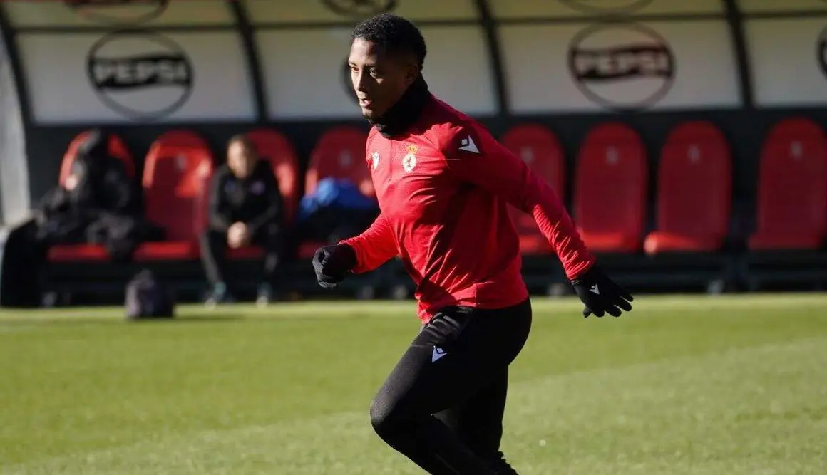 Un instante del entrenamiento de la Cultural en el Reino de Le&oacute;n. Foto: Cultural.