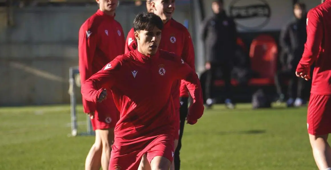Un instante del entrenamiento de la Cultural en el Reino de Le&oacute;n. Foto: Cultural.