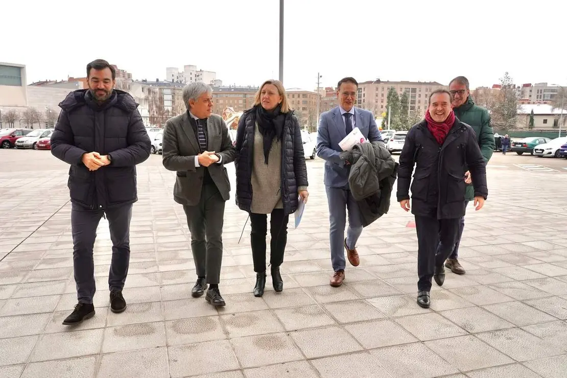 La vicepresidenta de la Junta y consejera de Familia e Igualdad de Oportunidades, Isabel Blanco, presenta la oferta de viajes del ''Club de los 60'' para 2026