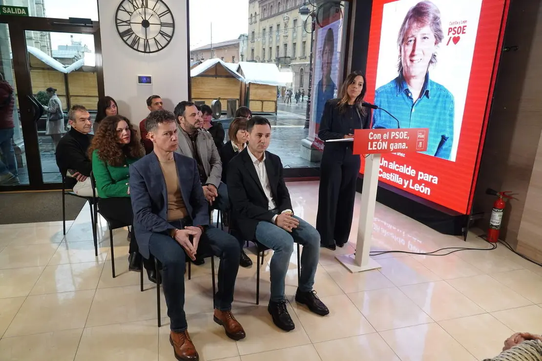 El PSOE presenta la candidatura de Le&oacute;n para las elecciones auton&oacute;micas con la asistencia de los candidatos encabezados por Nuria Rubio, vicesecretaria general en Castilla y Le&oacute;n, y por el secretario provincial, Javier Alfonso Cend&oacute;n