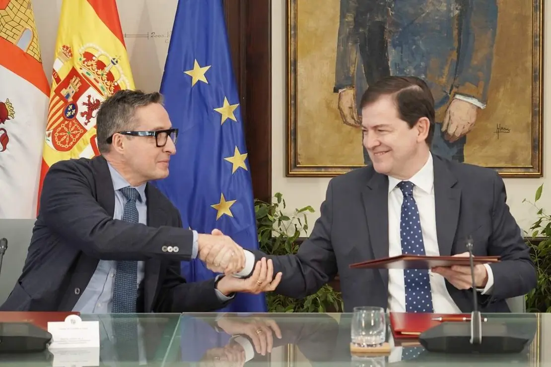El presidente de la Junta, Alfonso Fern&aacute;ndez Ma&ntilde;ueco, firma un protocolo de colaboraci&oacute;n con las cuatro universidades p&uacute;blicas de la Comunidad.