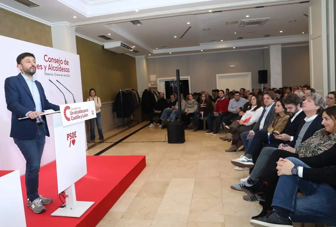 El PSOE de Castilla y Le&oacute;n re&uacute;ne en Palencia al Consejo de Alcaldes,  en la imagen momentos de la inauguraci&oacute;n con la participaci&oacute;n del secretario general del PSCyL y candidato a la Presidencia de la Junta, Carlos Mart&iacute;nez; de la nueva presidenta del  Consejo, y alcaldesa de Palencia, Miriam Andr&eacute;s, entre otros