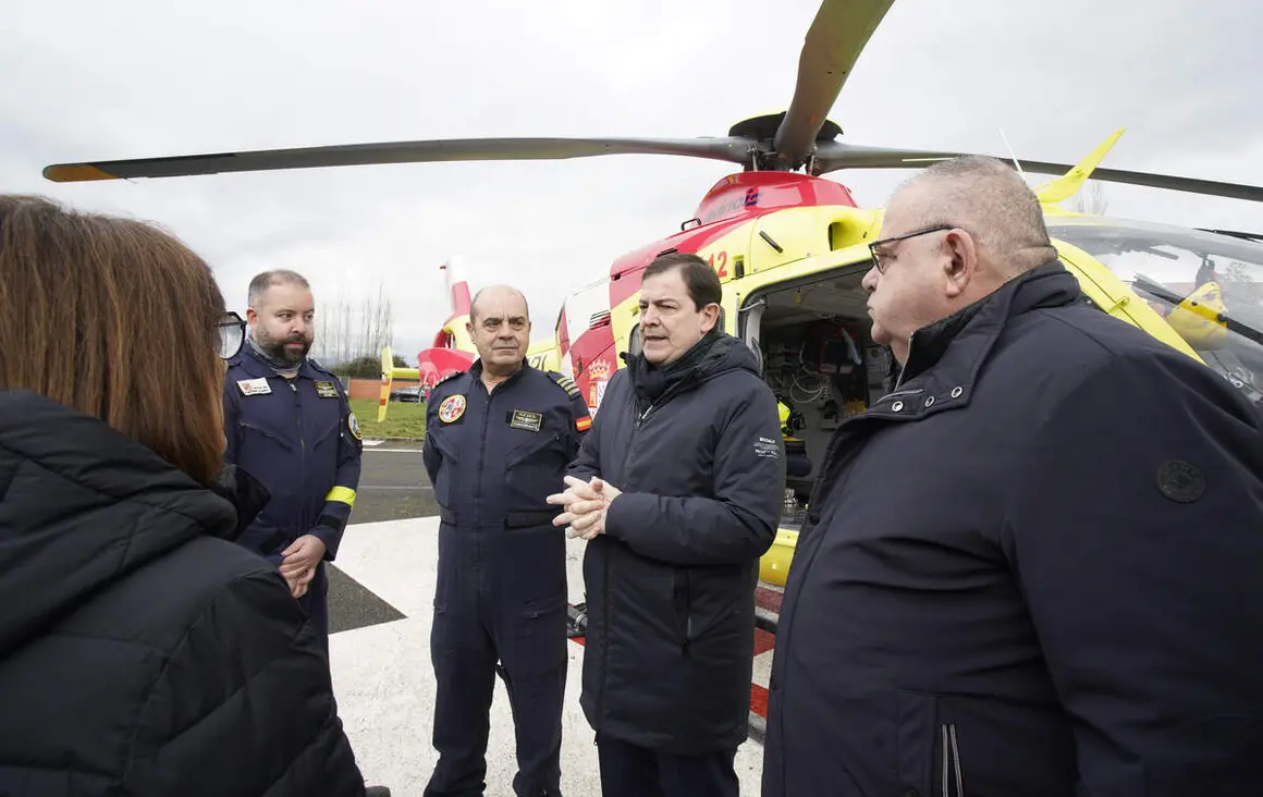 El presidente de la Junta de Castilla y Le&oacute;n, Alfonso Fern&aacute;ndez Ma&ntilde;ueco, durante la presentaci&oacute;n de las mejoras en transporte de emergencias sanitarias