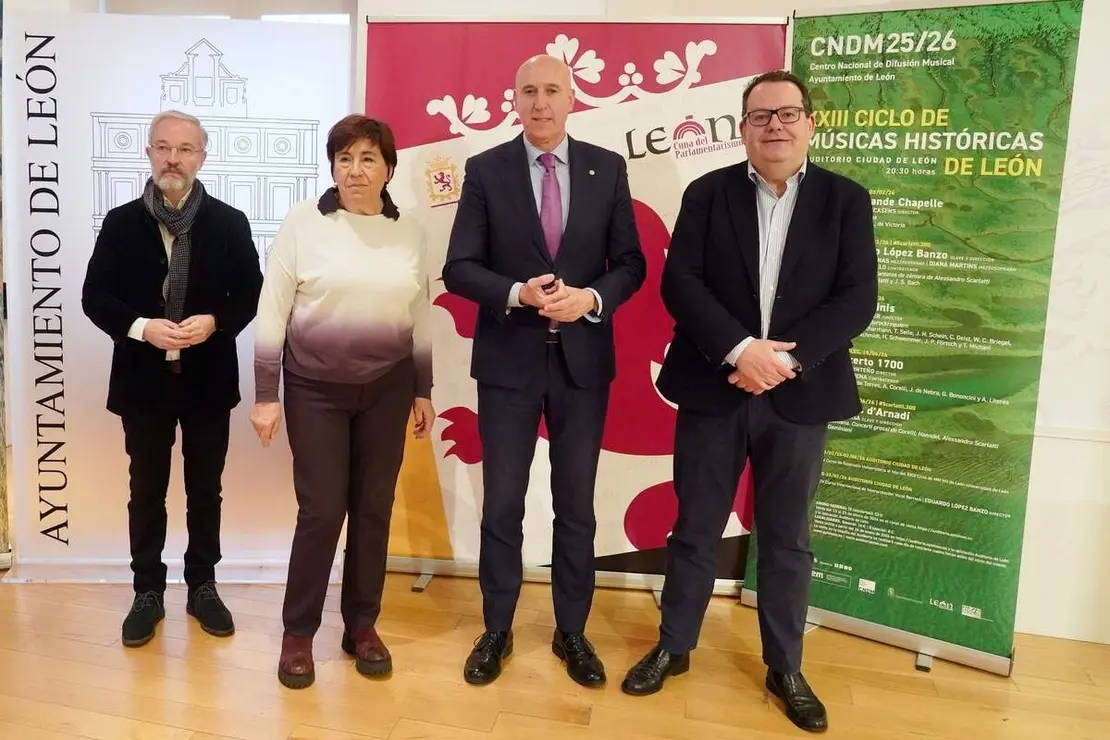 El alcalde de Le&oacute;n, Jos&eacute; Antonio Diez, presenta el XXIII Ciclo de M&uacute;sicas Hist&oacute;ricas de Le&oacute;n junto al director del Centro Nacional de Difusi&oacute;n Musical (CNDM), Francisco Jos&eacute; Lorenzo Fraile, la concejala de Acci&oacute;n y Promoci&oacute;n Cultural, Elena Aguado, y el doctor y profesor de Historia del Arte de la Universidad de Le&oacute;n, C&eacute;sar Garc&iacute;a