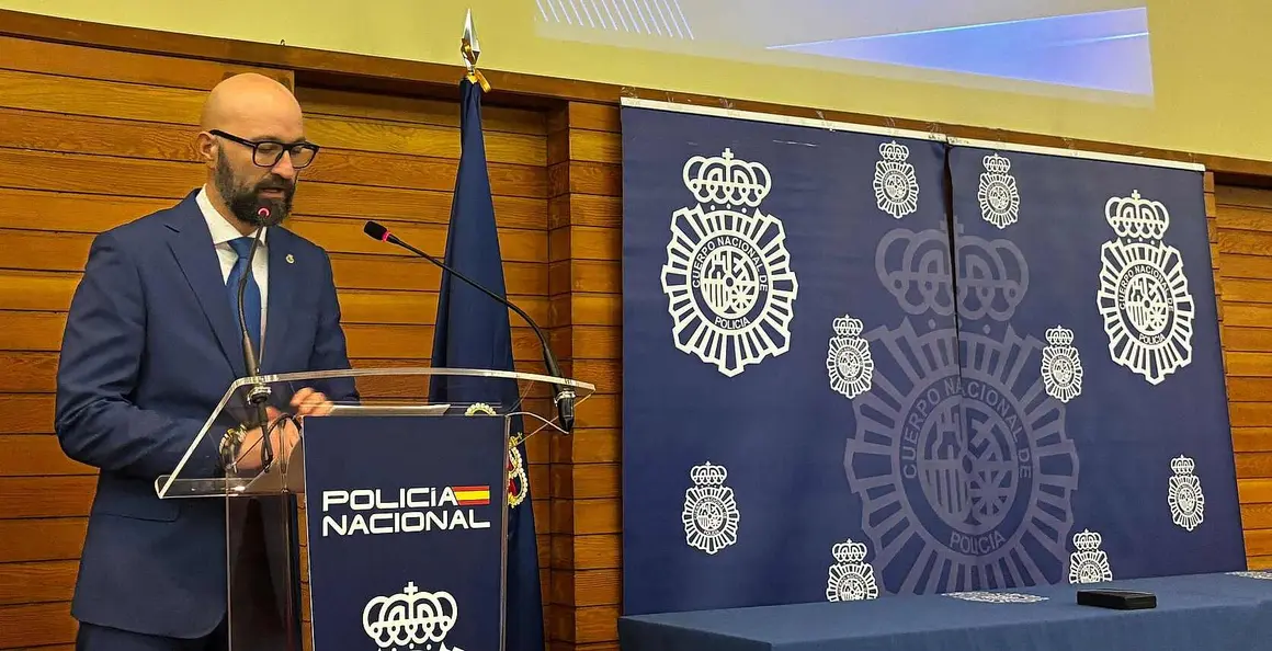 Polic&iacute;a Nacional (8)