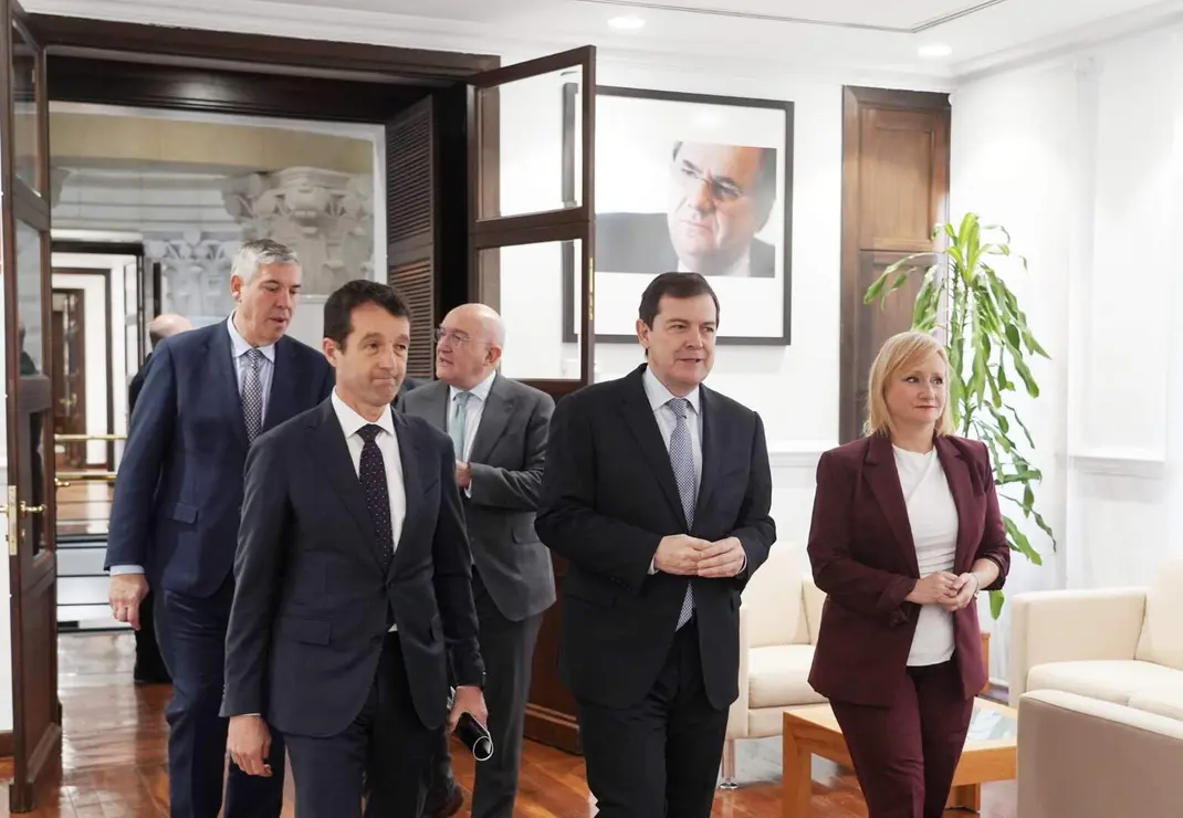 indra ma&ntilde;ueco (1)