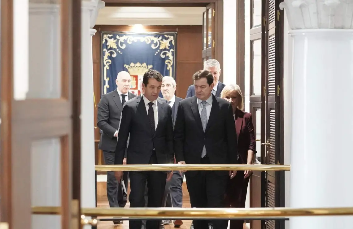 indra ma&ntilde;ueco (5)