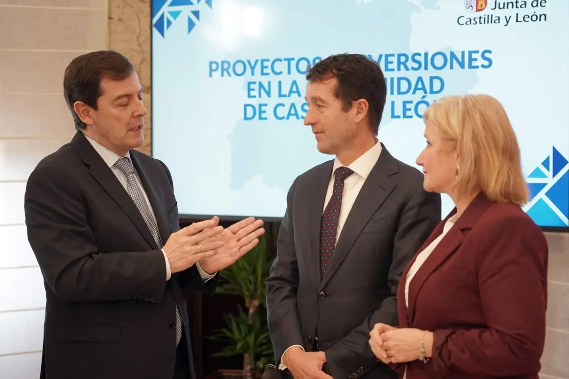 indra ma&ntilde;ueco (12)