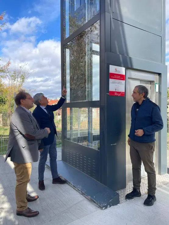 Ascensor Santa Marina, La Ba&ntilde;eza