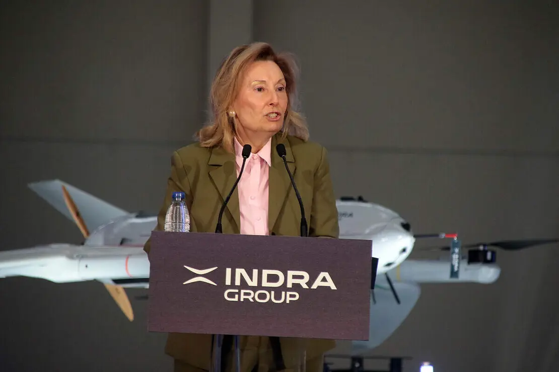 La secretaria de Estado de Defensa, Amparo Valcarce, visita las instalaciones de la futura f&aacute;brica de veh&iacute;culos a&eacute;reos no tripulados de Indra Group acompa&ntilde;ada por el presidente ejecutivo, &Aacute;ngel Escribano, y el consejero delegado, Jos&eacute; Vicente de los Mozos