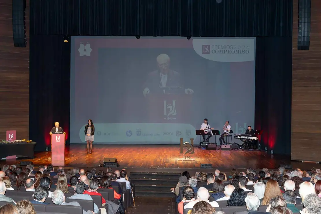 187_caraAcara_Y2A1019-DxO_DeepPRIME XD2s