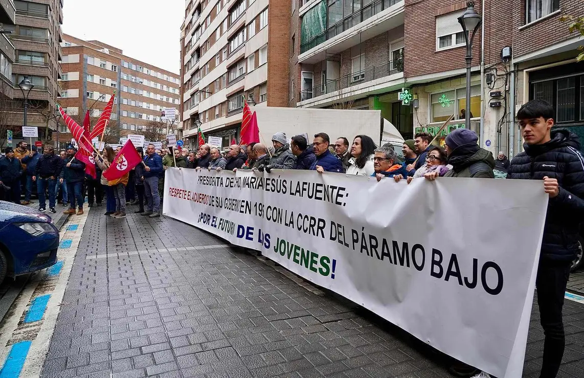 Los regantes del P&aacute;ramo Bajo de Le&oacute;n se movilizan ante la CHD para exigir que cumpla los compromisos firmados