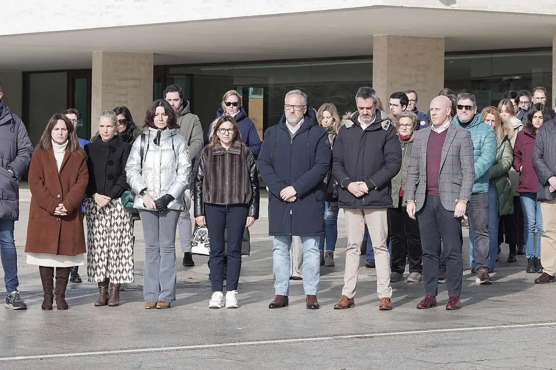 Minuto de silencio en las Cortes por los fallecidos en el accidente de trenes en C&oacute;rdoba