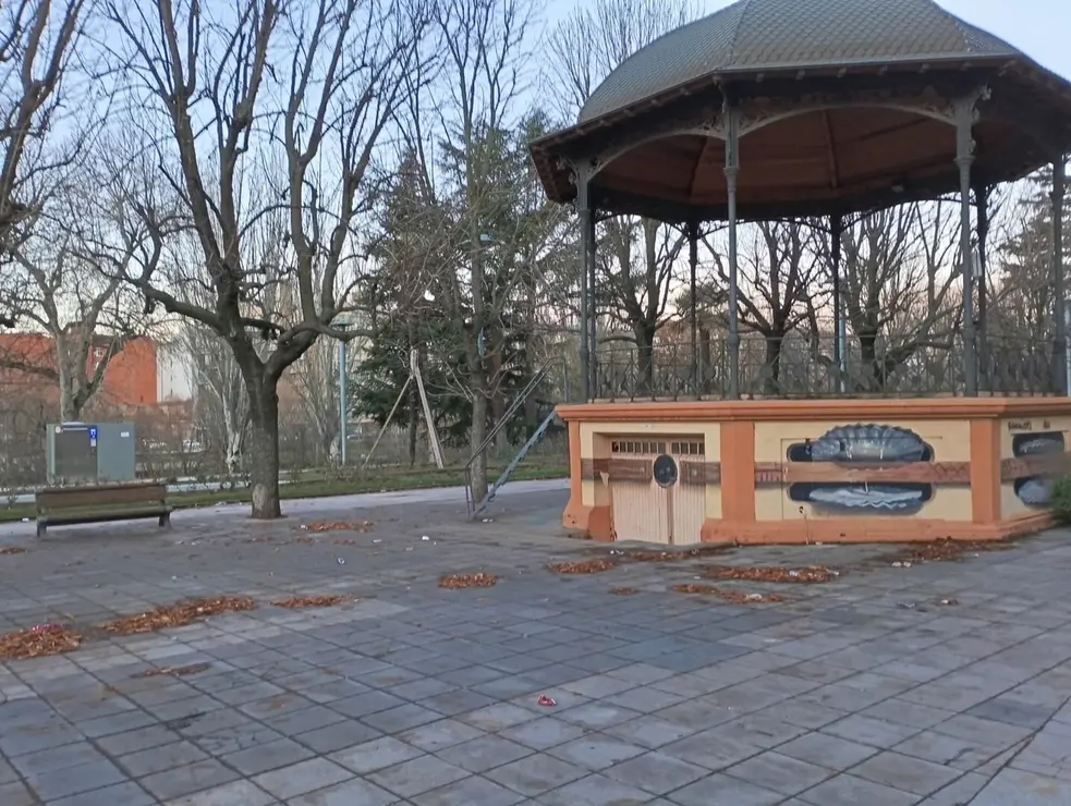 ba&ntilde;o publico (1)