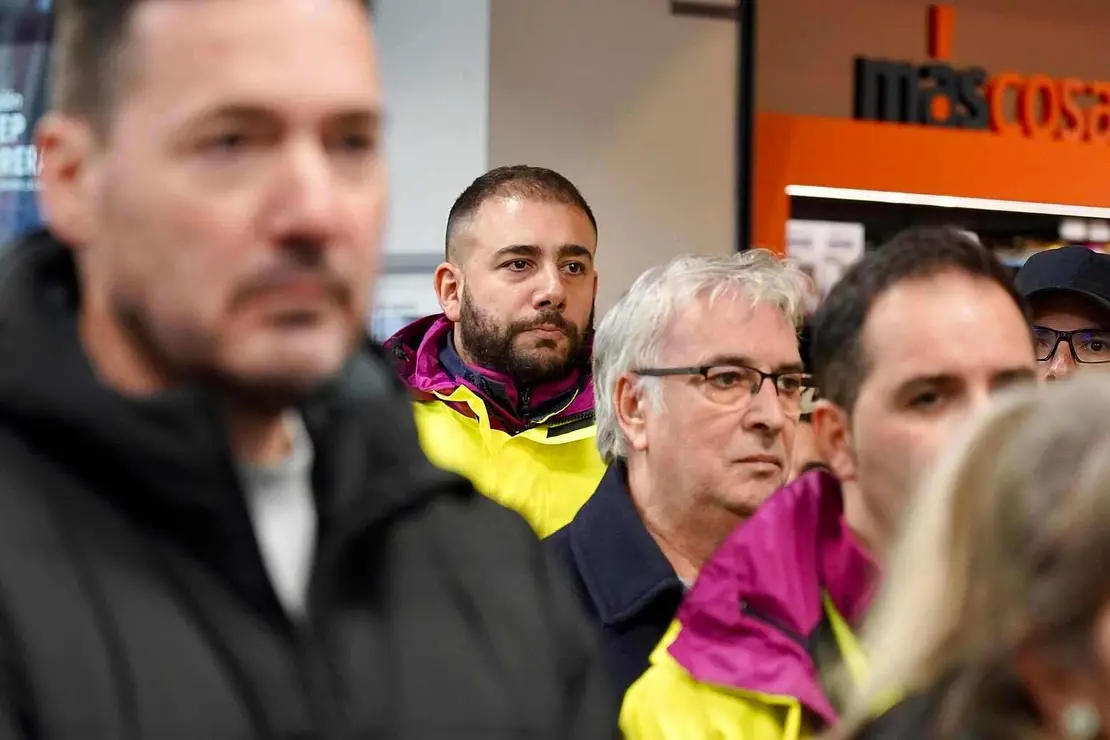 Los comit&eacute;s provinciales de RENFE y ADIF de Le&oacute;n, guardan un minuto de silencio en solidaridad con las v&iacute;ctimas de los accidentes ferroviarios