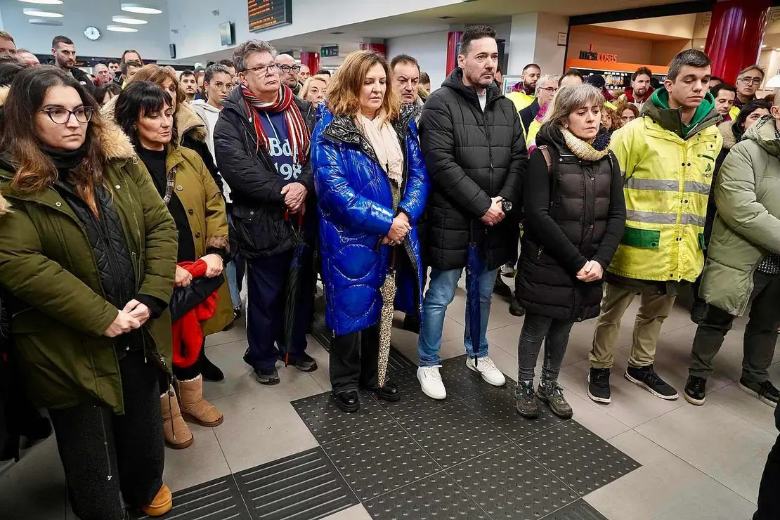 Los comit&eacute;s provinciales de RENFE y ADIF de Le&oacute;n, guardan un minuto de silencio en solidaridad con las v&iacute;ctimas de los accidentes ferroviarios