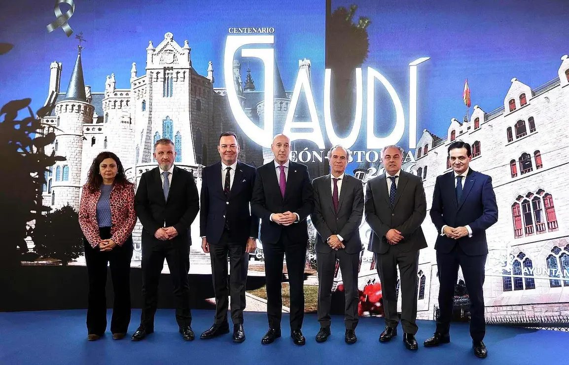 El alcalde de Le&oacute;n, Jos&eacute; Antonio D&iacute;ez presenta la campa&ntilde;a tur&iacute;stica de la ciudad en Fitur.