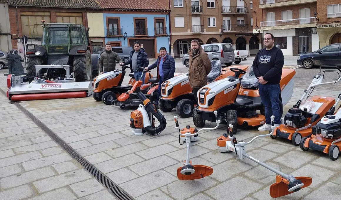 El Ayuntamiento de Valencia de Don Juan ha adquirido nueva maquinaria y herramientas para el mantenimiento de jardines y parques, dentro de un proceso de renovaci&oacute;n y actualizaci&oacute;n de sus equipos municipales.