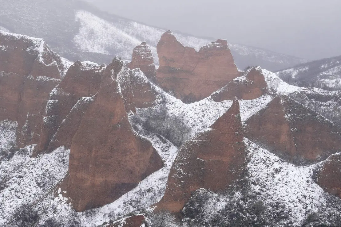 Temporal de nieve en el paraje natural de Las M&eacute;dulas (Le&oacute;n)