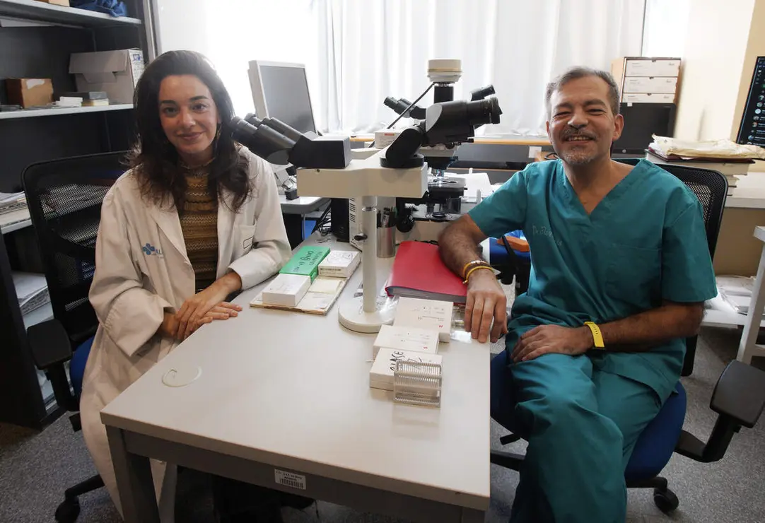 Los pat&oacute;logos del hospital El Bierzo de Ponferrada, &Aacute;ngel Fern&aacute;ndez y Zita &Aacute;lvarez