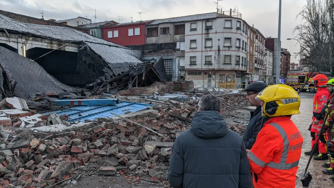 Derrumbe del garaje Garnelo en Ponferrada. / &Aacute;E