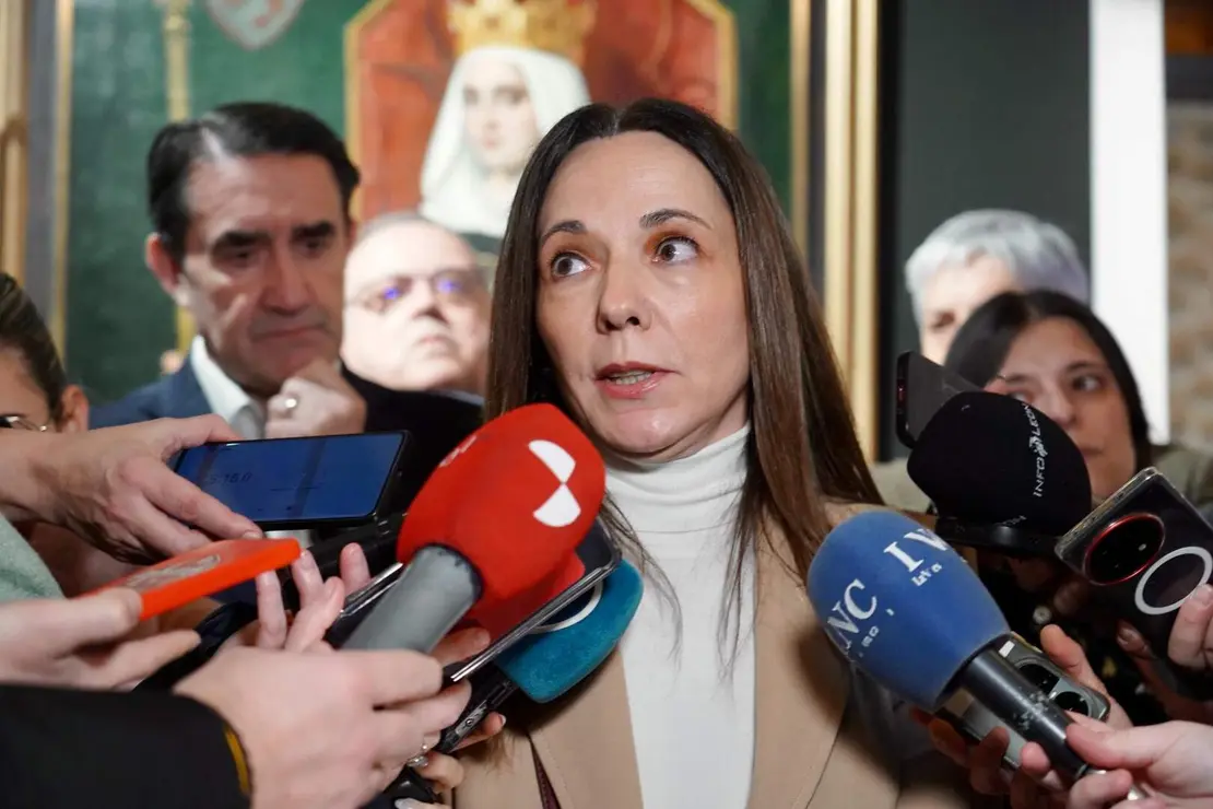 El presidente provincial del Partido Popular de Le&oacute;n, Juan Carlos Su&aacute;rez-Qui&ntilde;ones, presenta a la nueva cabeza de lista a las Cortes por Le&oacute;n, Maria Jos&eacute; &Aacute;lvarez, y mantiene un encuentro con alcaldes, portavoces y simpatizantes acompa&ntilde;ado por el consejero de Sanidad, Alejandro V&aacute;zquez. Foto: Campillo