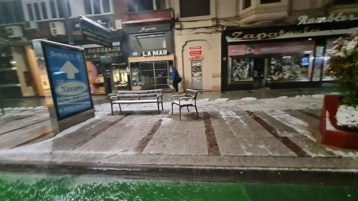 Nieve en Le&oacute;n capital (7)