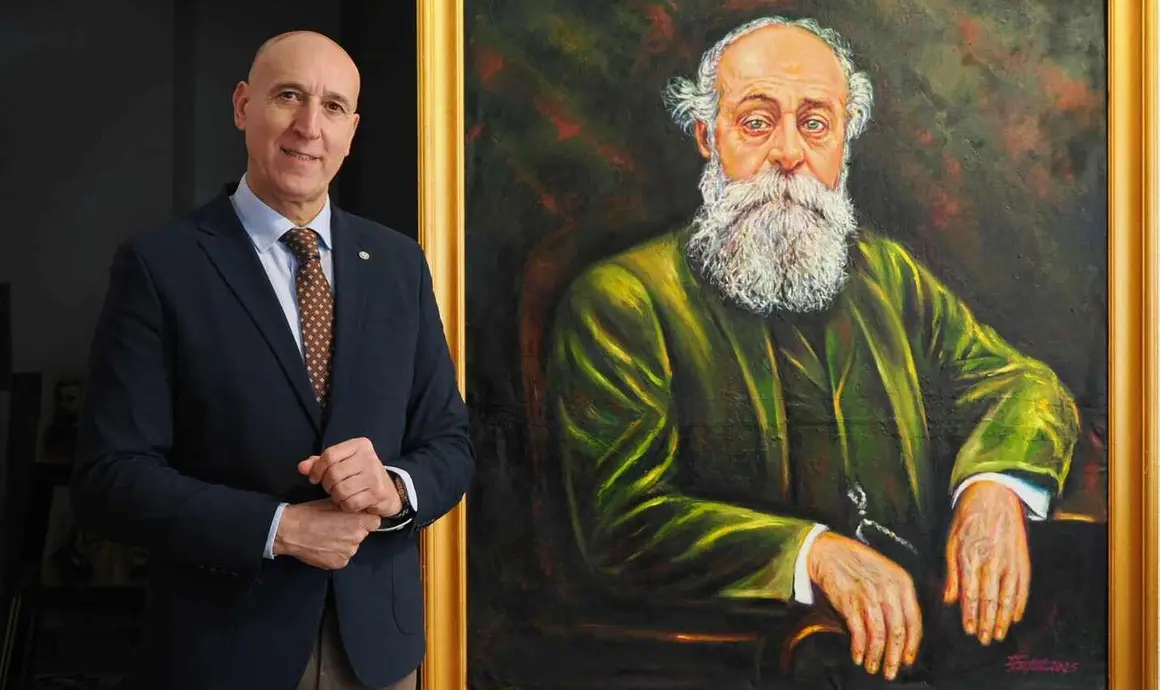 El alcalde Jos&eacute; Antonio Diez visita el estudio del retratista leon&eacute;s Luis Zotes, donde conviven Urraca I, Gaud&iacute; y el Conde G&uuml;ell en un a&ntilde;o cargado de efem&eacute;rides.