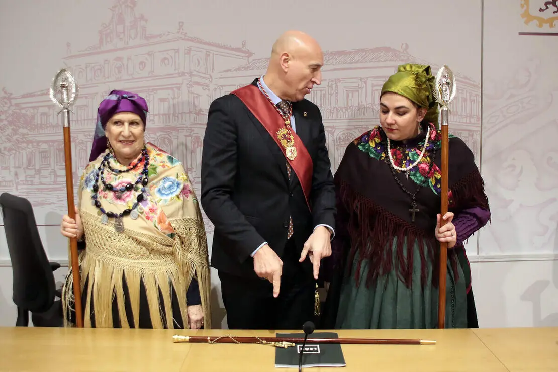 El alcalde de Le&oacute;n, Jos&eacute; Antonio Diez, preside el acto de conmemoraci&oacute;n de Las &Aacute;guedas