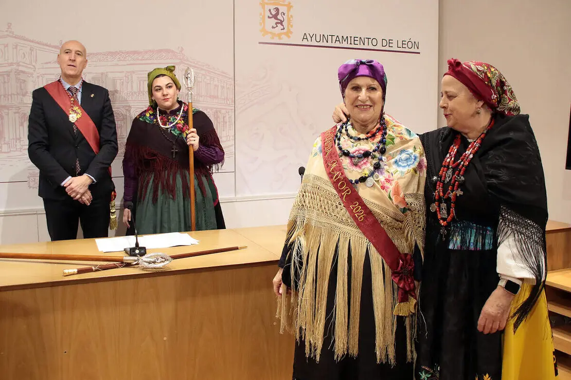 El alcalde de Le&oacute;n, Jos&eacute; Antonio Diez, preside el acto de conmemoraci&oacute;n de Las &Aacute;guedas