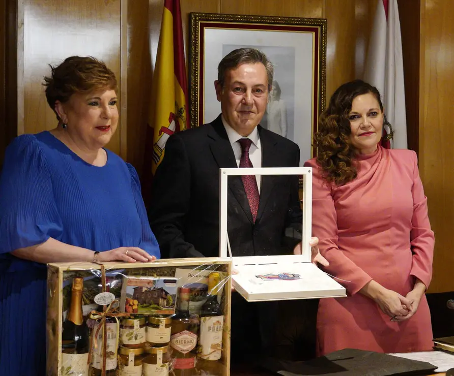 Acto institucional con motivo de la celebraci&oacute;n del LIII Festival Internacional de Exaltaci&oacute;n del Botillo de Bembibre (Le&oacute;n), en el que participa su alcaldesa, Silvia Cao, y su mantenedor, el periodista Jos&eacute; Ribagorda
