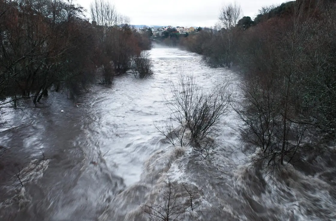 Aumento del caudal del r&iacute;o Sil a su paso por Ponferrada