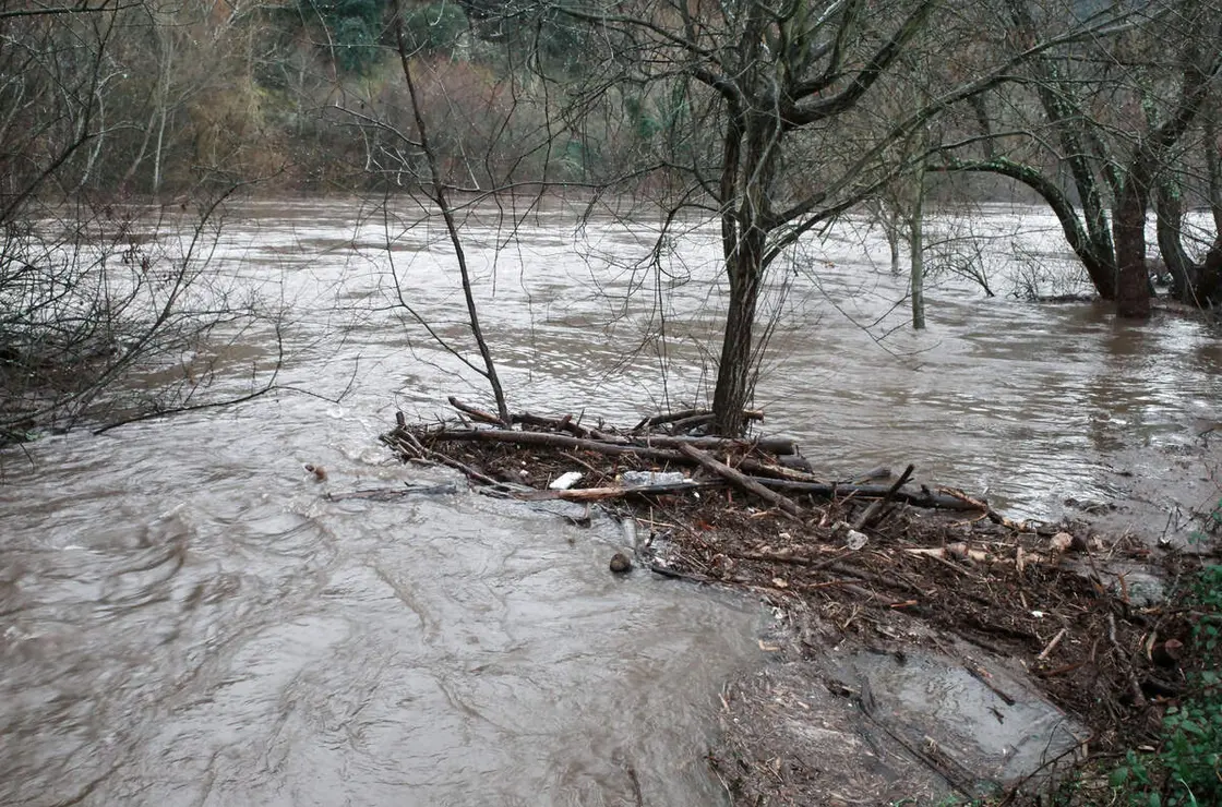 Aumento del caudal del r&iacute;o Sil a su paso por Ponferrada