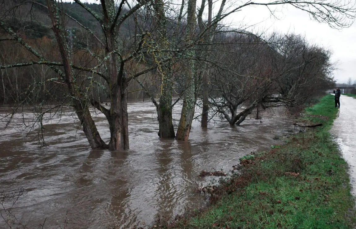 Aumento del caudal del r&iacute;o Sil a su paso por Ponferrada
