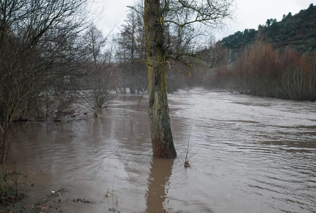 Aumento del caudal del r&iacute;o Sil a su paso por Ponferrada