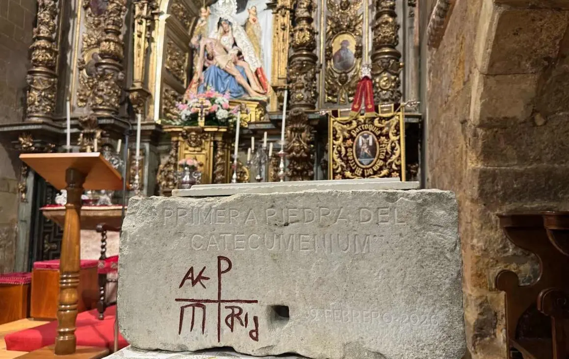 La parroquia de Nuestra Se&ntilde;ora del Mercado bendice el inicio simb&oacute;lico del centro parroquial dedicado a Enrique Garc&iacute;a Centeno.
