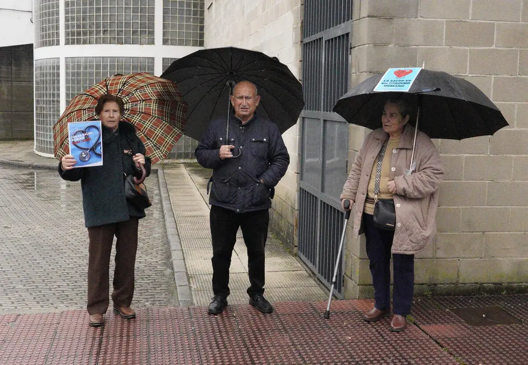 Manifestaci&oacute;n de los ayuntamientos de Toreno, P&aacute;ramo del Sil y Berlanga del Bierzo (Le&oacute;n), para reclamar mejoras sanitarias en el medio rural