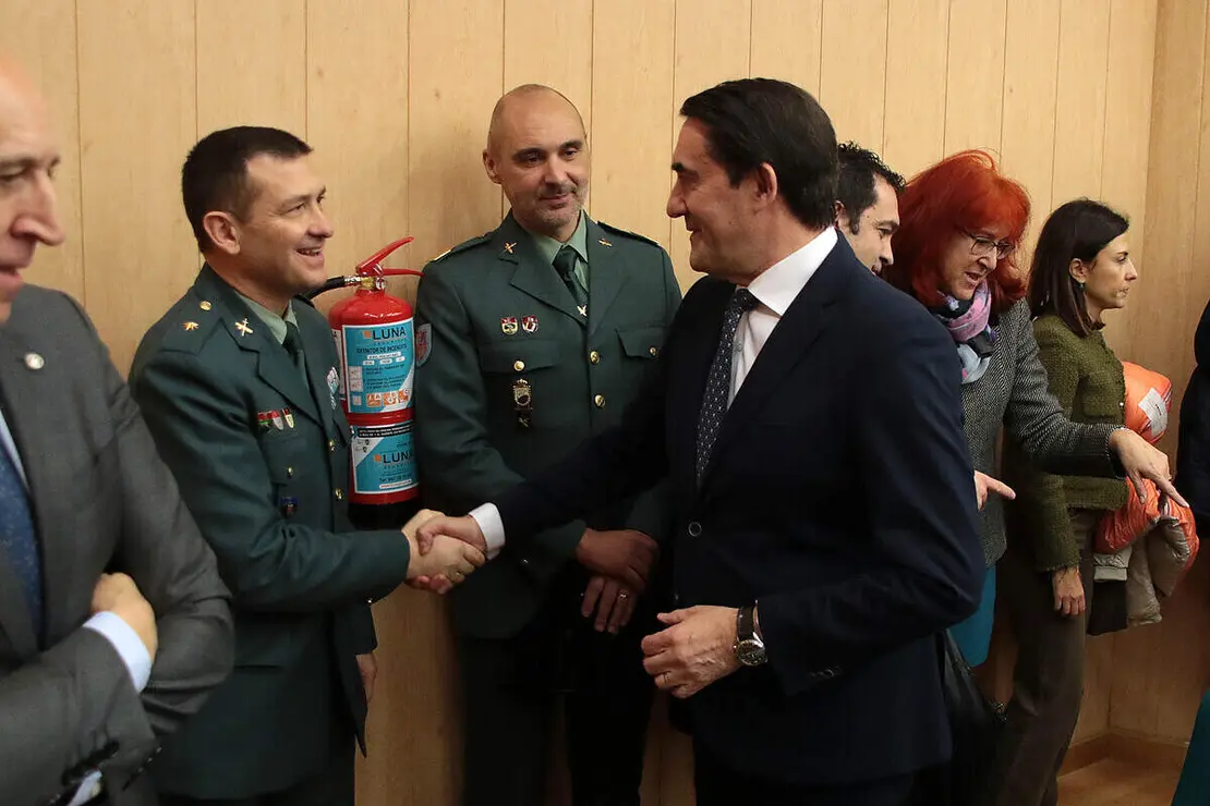 El consejero de Medio Ambiente, Juan Carlos Su&aacute;rez Qui&ntilde;ones, el delegado territorial, Eduardo Diego y el alcalde, Jos&eacute; Antonio D&iacute;ez asisten al acto de toma de posesi&oacute;n del nuevo equipo de gobierno del Colegio Oficial de la Profesi&oacute;n Veterinaria de Le&oacute;n, presidido por &Aacute;lvaro Borge