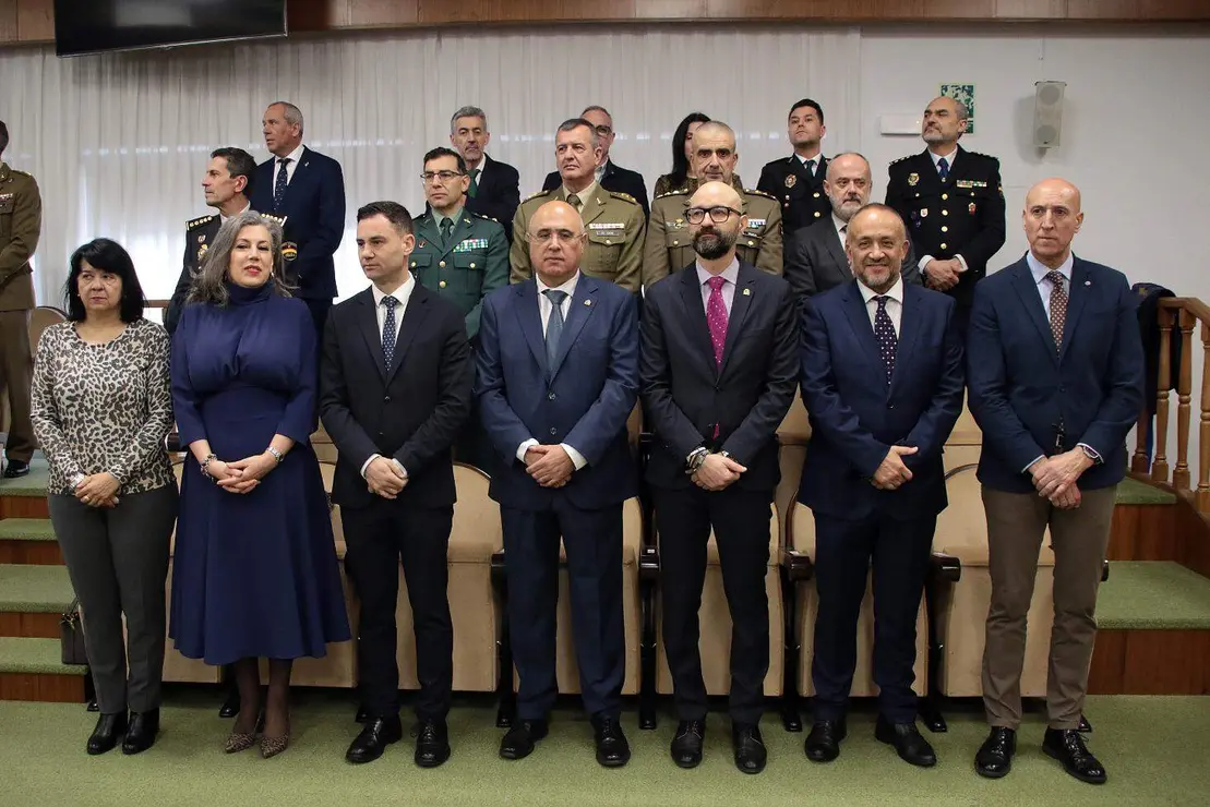La rectora de la Universidad de Le&oacute;n, Nuria Gonz&aacute;lez, preside el acto de investidura como doctor &lsquo;honoris causa&rsquo; de C&eacute;sar de la Fuente N&uacute;&ntilde;ez y de Sergio Boixo Castrillo (3)